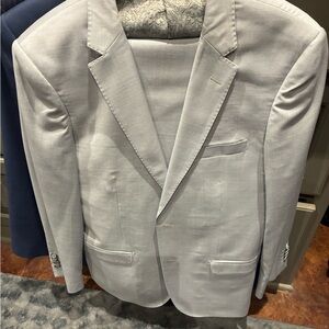 Men's Light Gray Suit.  38s Slim.  32/30.